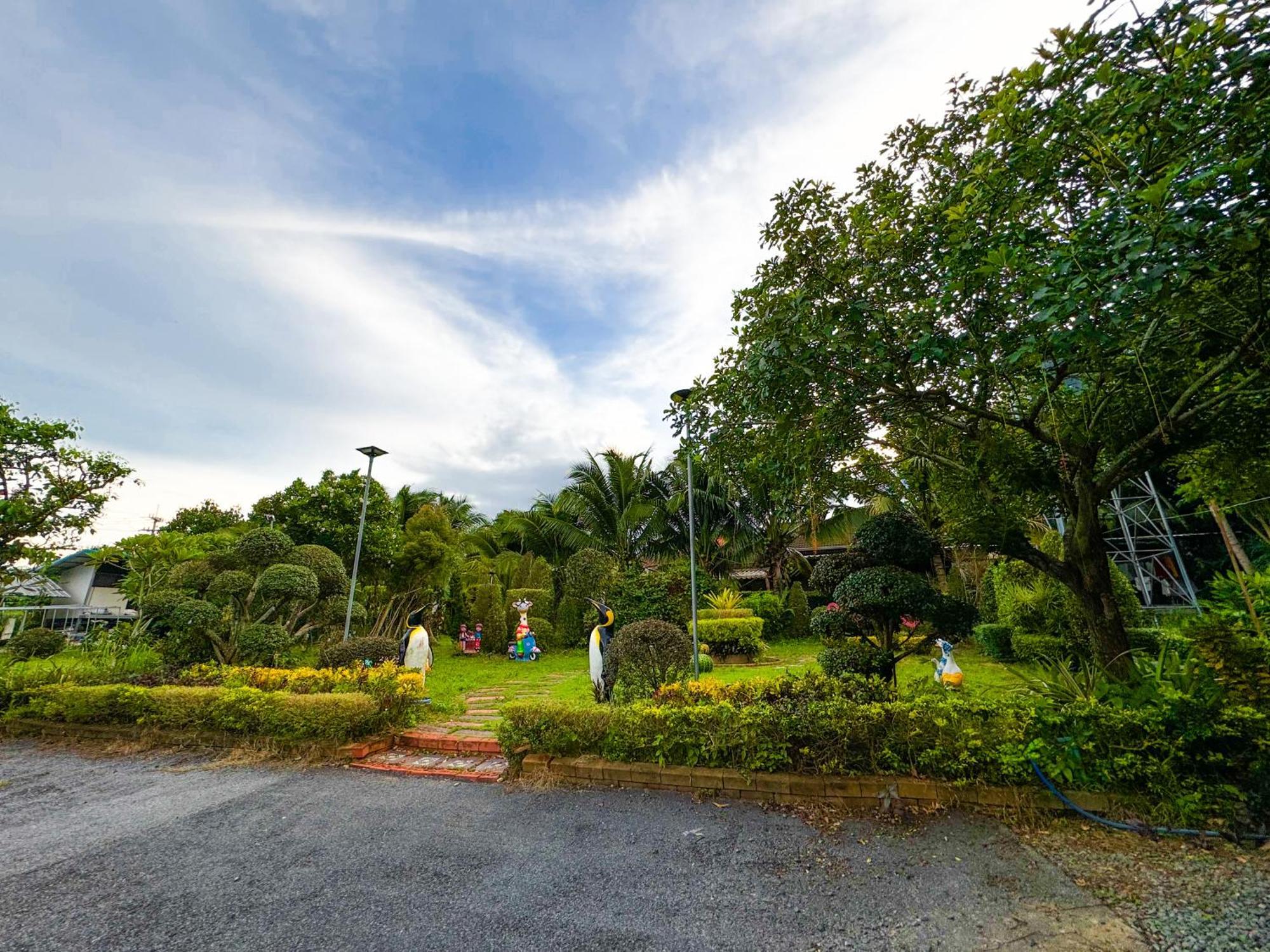 Hotel Baan Suan Mee Tang Chanthaburi Exterior foto