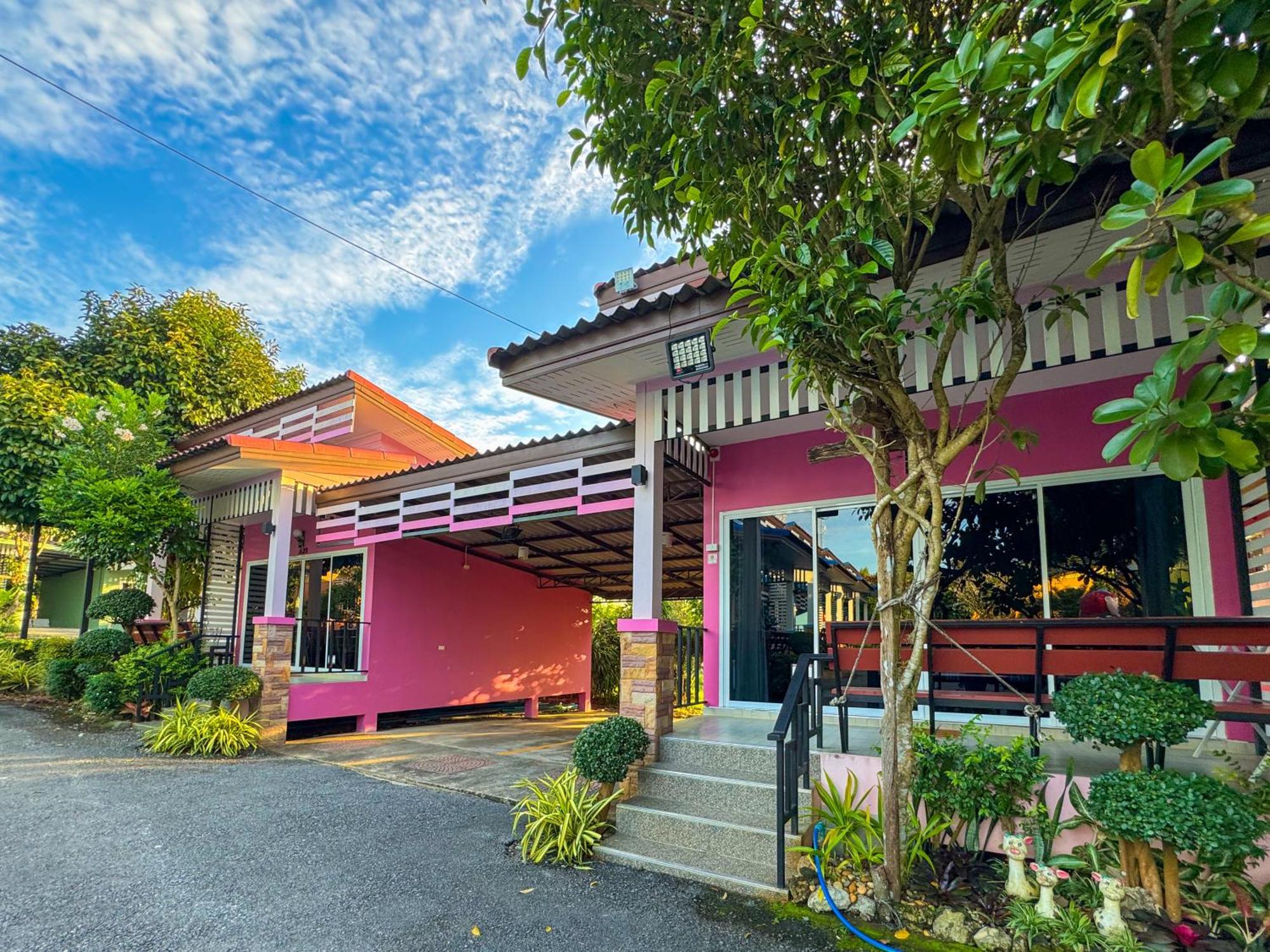 Hotel Baan Suan Mee Tang Chanthaburi Exterior foto